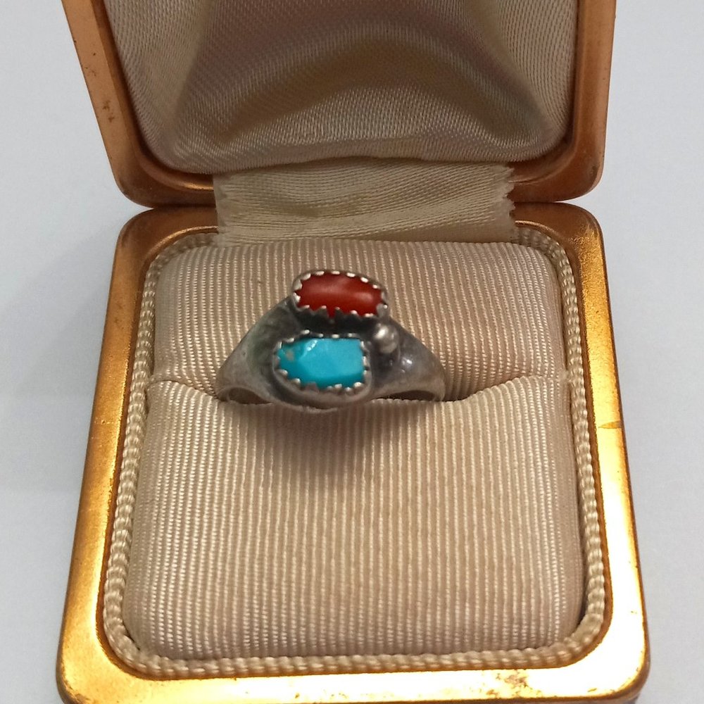 Vintage Silver Ring with Turquoise and Coral Gemstones